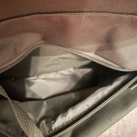 Beis The Beisics Backpack, olive green, NWOT - Picture 9 of 11